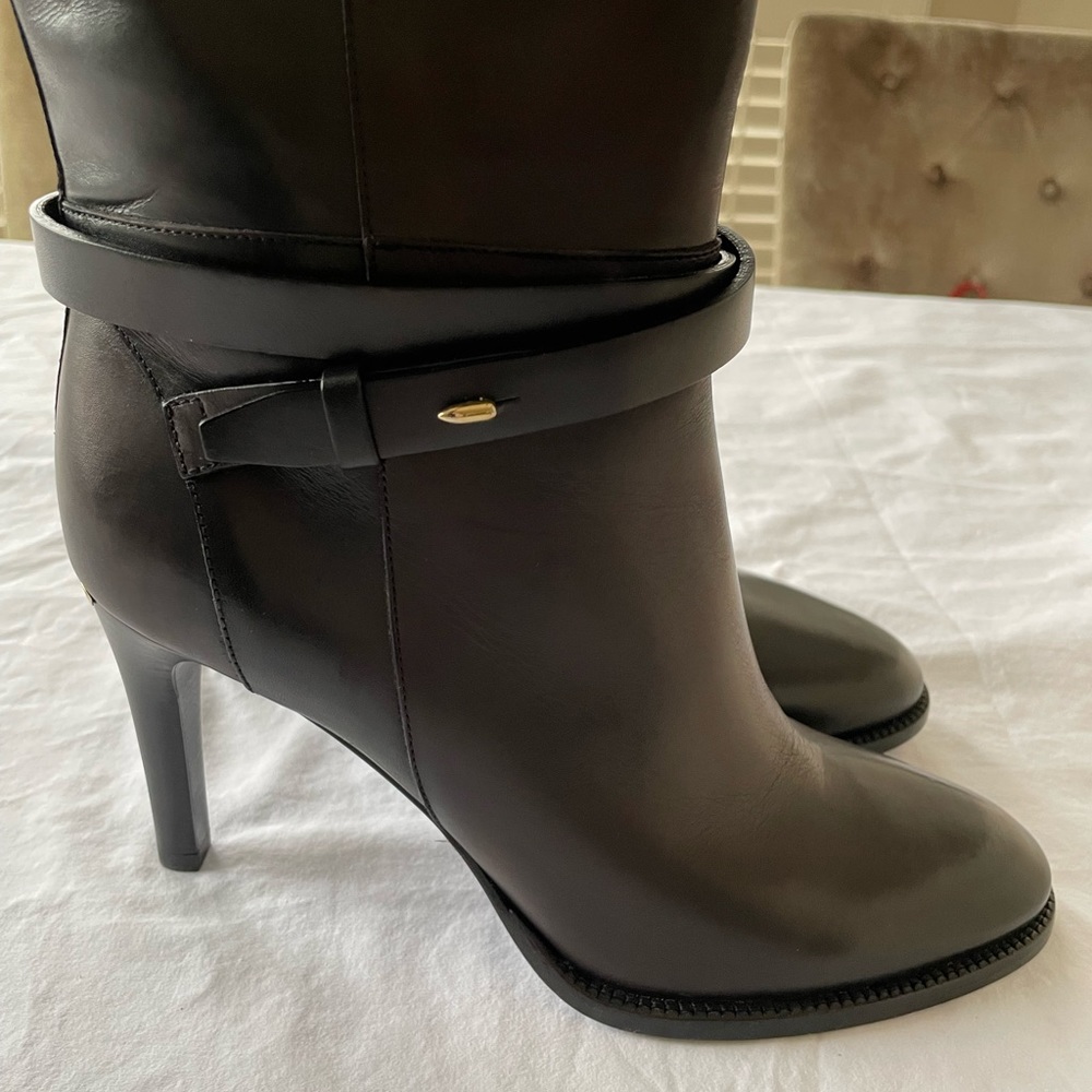 Authentic Knee High Toe Burberry Boots - never worn, box, dust bag and tag